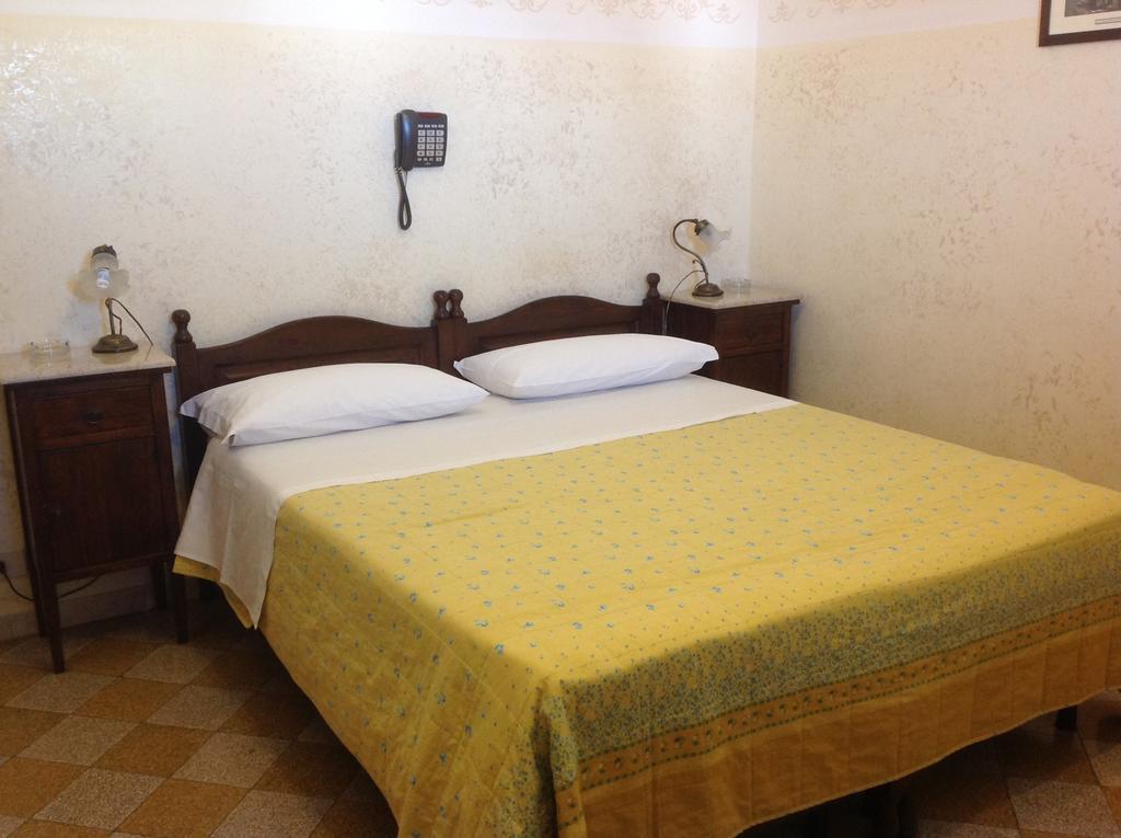 Albergo Cavour Palerme Extérieur photo