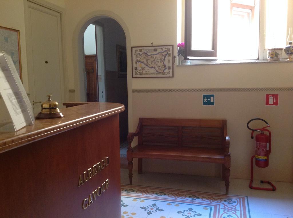 Albergo Cavour Palerme Extérieur photo