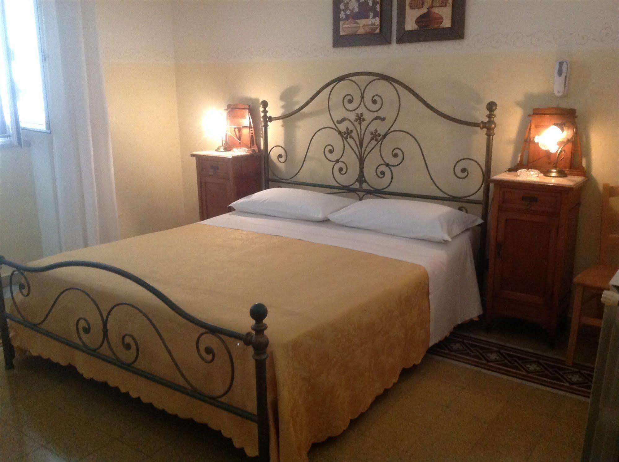 Albergo Cavour Palerme Extérieur photo